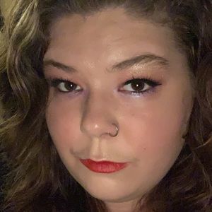 Meet your Posher, Alexandra